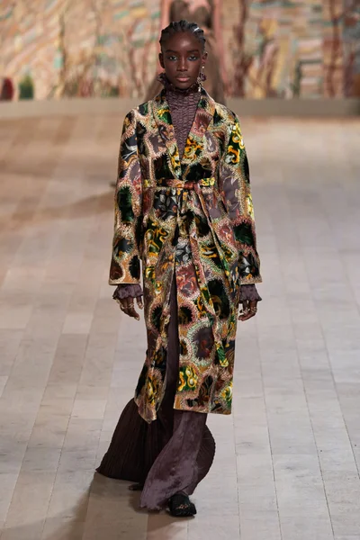 Look 61